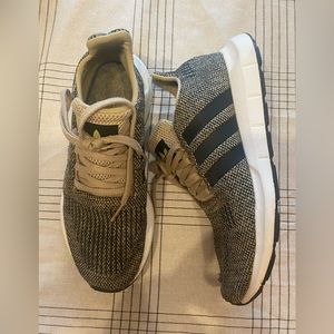 Men’s Adidas Tennis Shoes